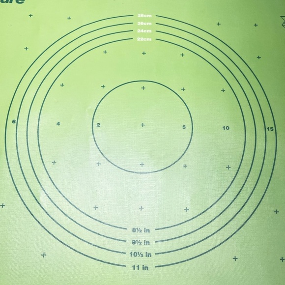 Tupperware Pastry Mat Baking Mat, Non-Slip Dough Rolling Mat with Measurements - Picture 6 of 8